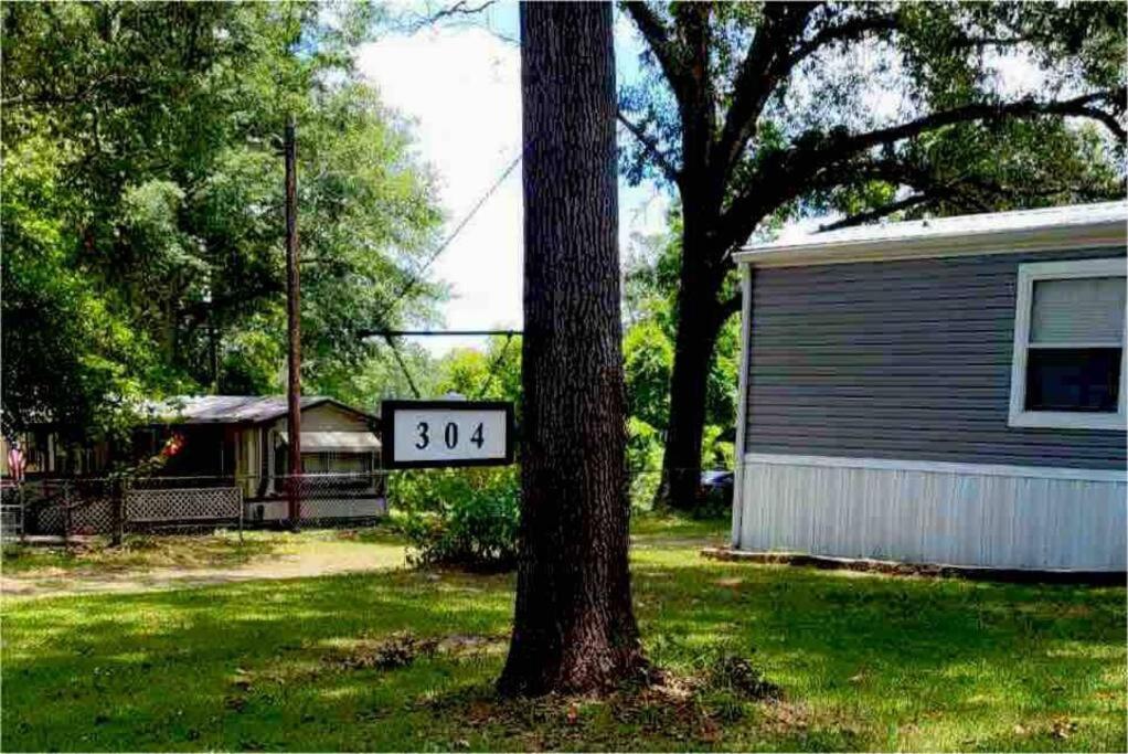 Вілла Fishermans Retreat With Patio At Lake Sam Rayburn Brookeland Екстер'єр фото